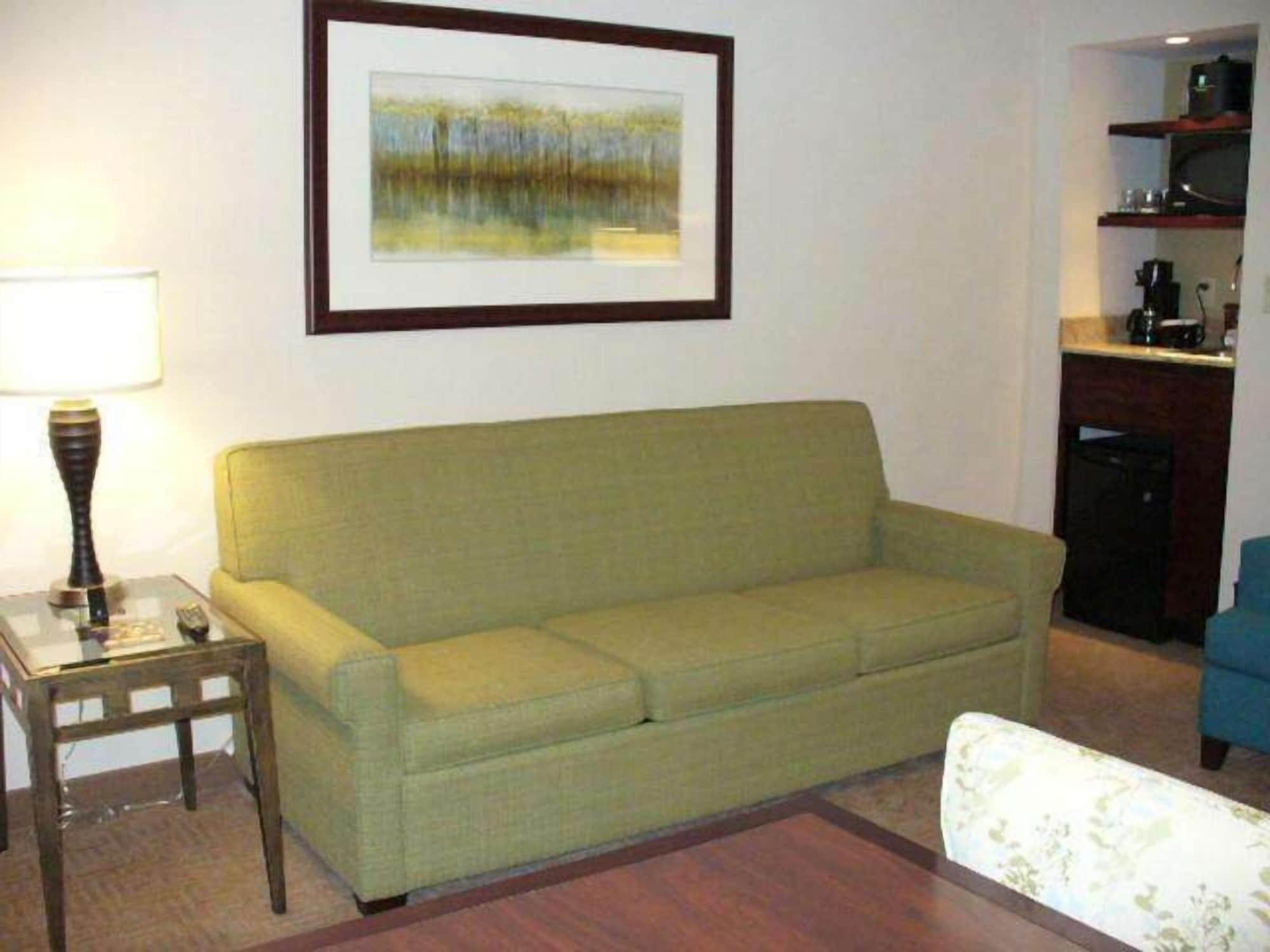 Embassy By Hilton Kansas 3*