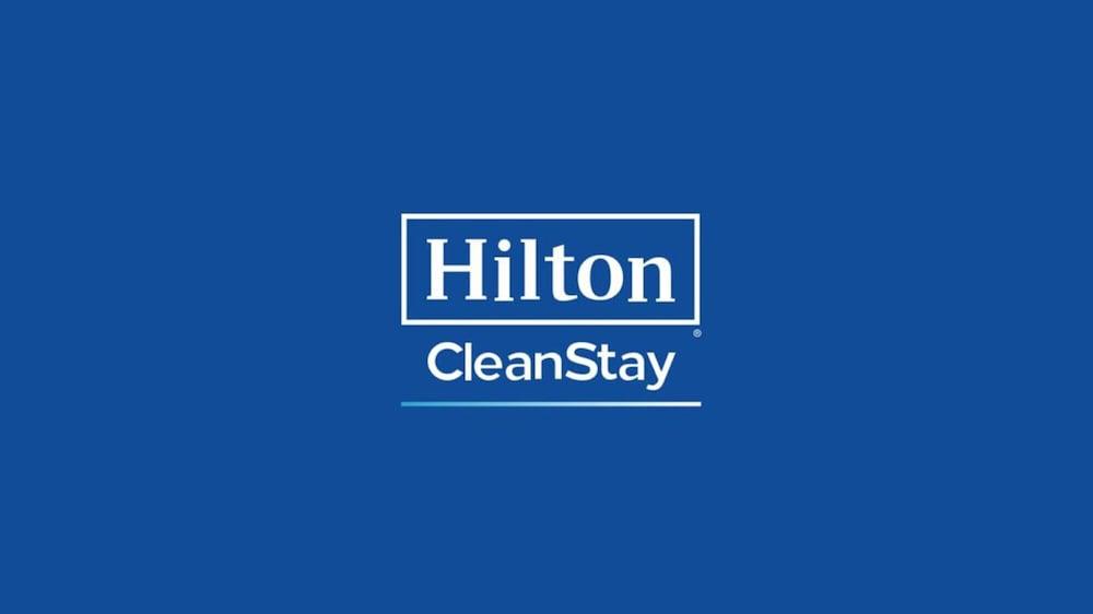 Hotel Embassy By Hilton Kansas 3*
