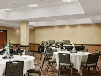 Embassy By Hilton Kansas Hotel Overland Park