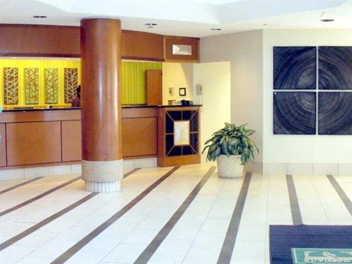 Embassy By Hilton Kansas Hotel 3*
