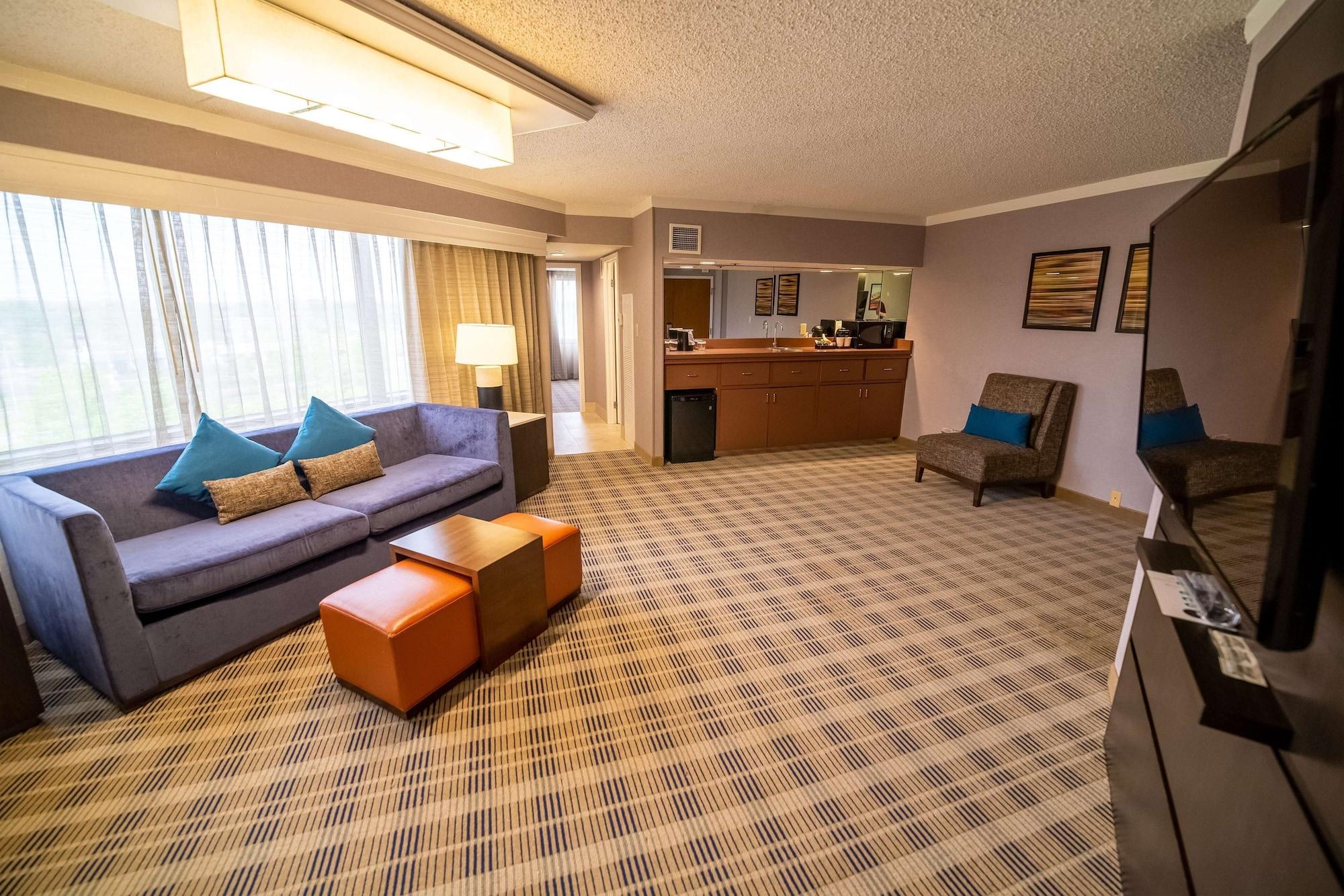Embassy By Hilton Kansas Hotel 3*