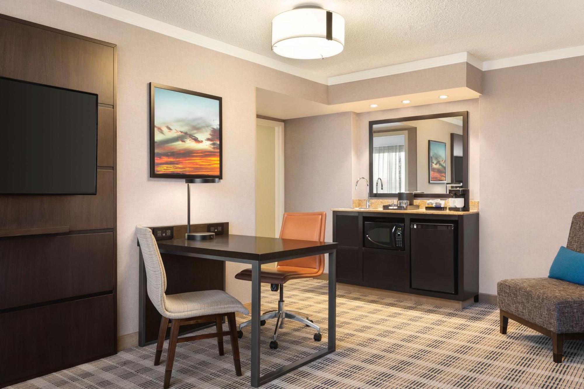 Embassy By Hilton Kansas 3*