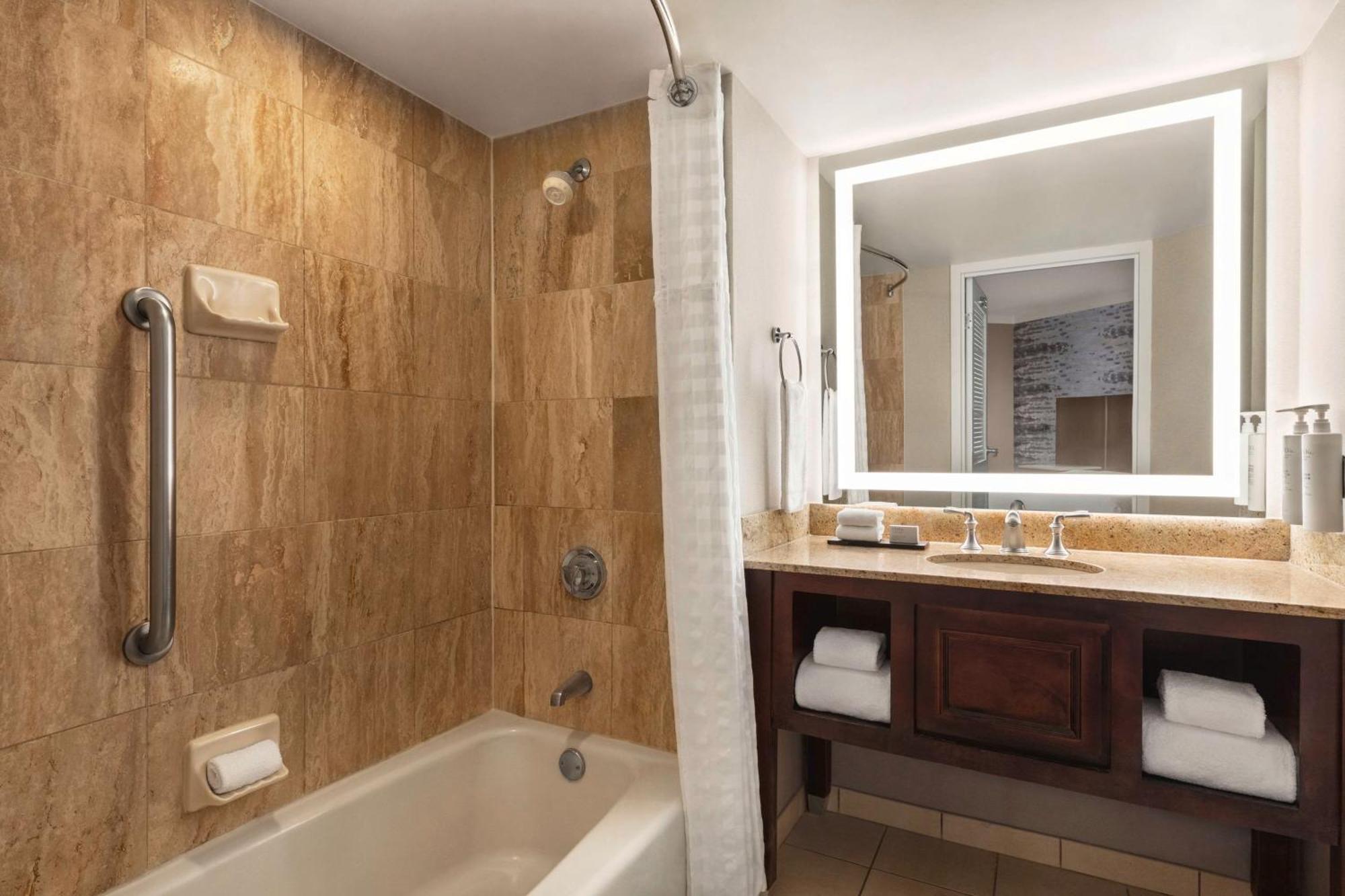 Embassy By Hilton Kansas 3* Overland Park