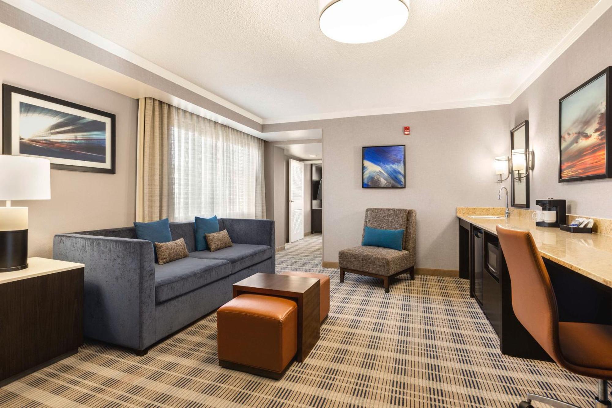 Embassy By Hilton Kansas 3* Overland Park