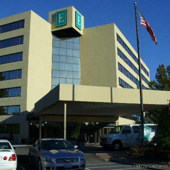 Embassy By Hilton Kansas Hotel