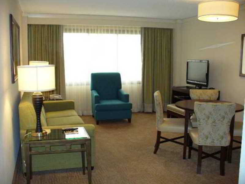 Embassy By Hilton Kansas Hotel Overland Park