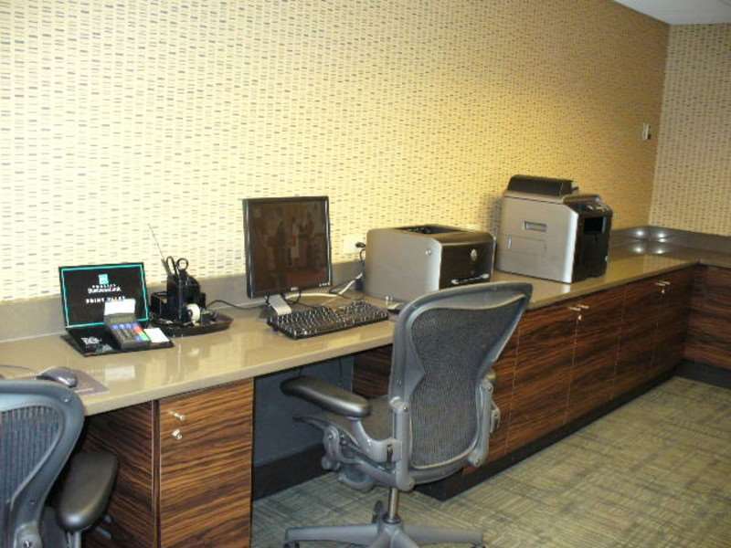 Hotel Embassy By Hilton Kansas Overland Park