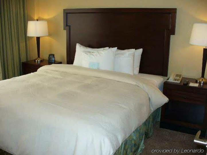 Embassy By Hilton Kansas Hotel Overland Park